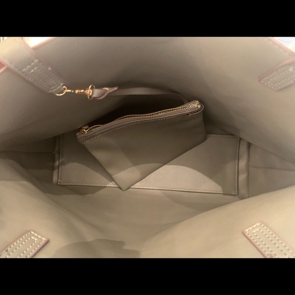 Maroon extra large tote - Picture 2 of 3